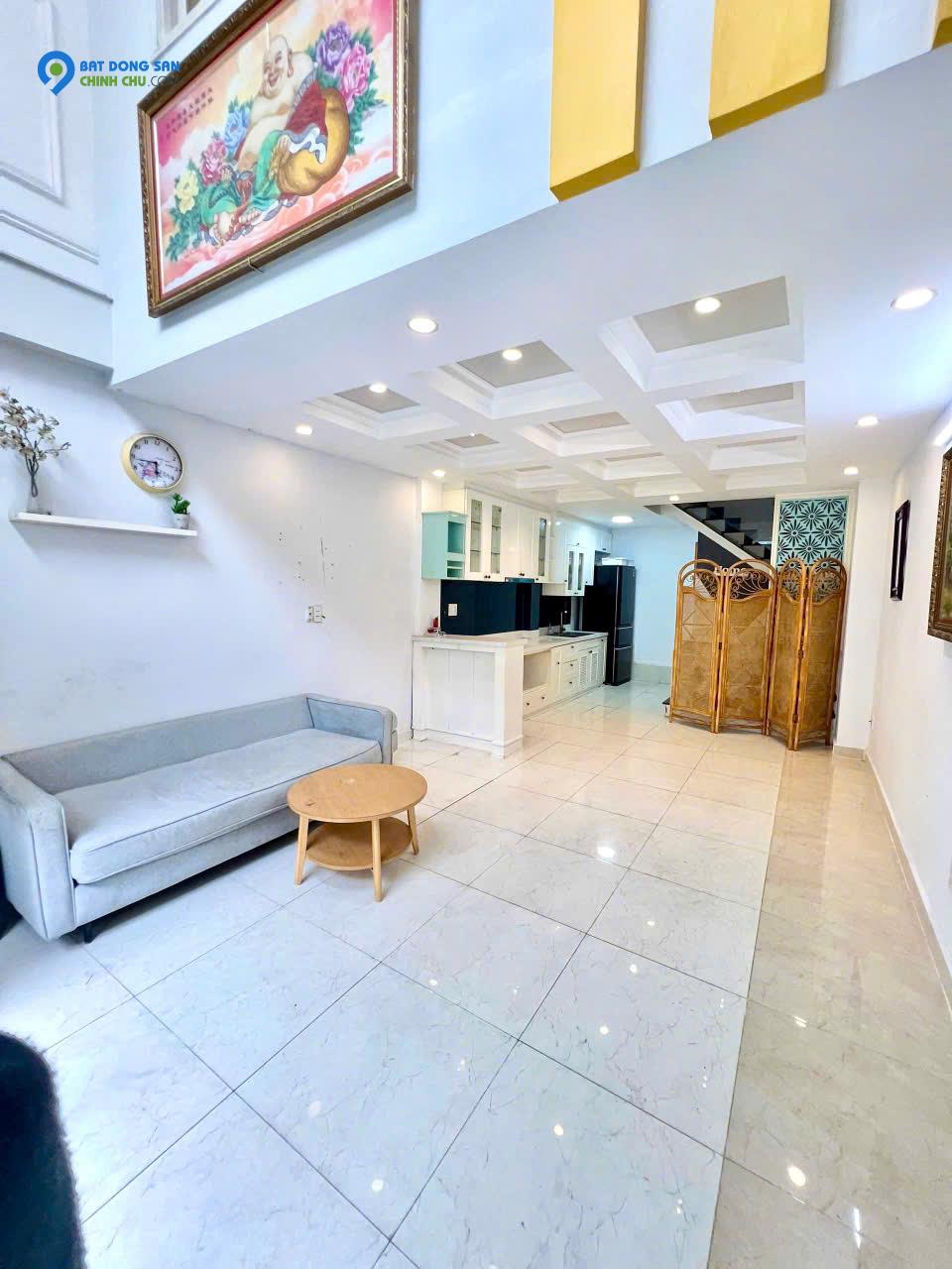 25 Triệu: NGUYÊN CĂN 5 TẦNG 4x14- BÌNH THẠNH- HXH HOÀNG HOA THÁM- 3 PHÒNG ĐỦ NỘI THẤT: 0933 910 039