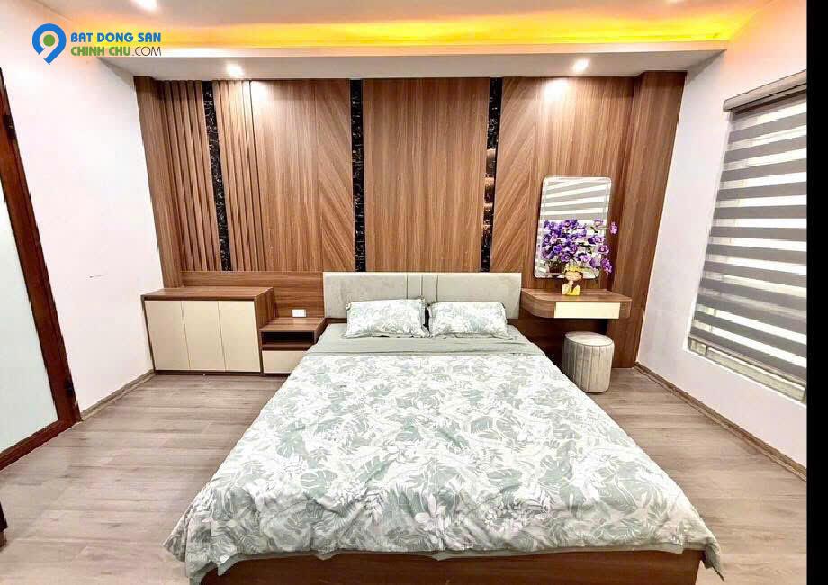 BAN NHÀ TRUNG TÂM HUYỆN , NGÕ NÔNG Ô TÔ ĐỖ CỬA 40m/ 5 TẦNG CHỈ 4 TỶ