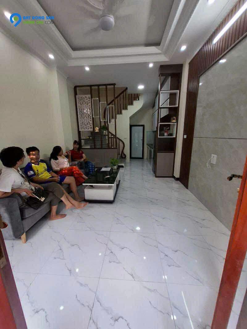 Bán Căn Nhà Lĩnh Nam 32m 5 Tầng 4 Phòng Ngõ Thông Ô Tô Vào Nhà Sổ Đỏ
