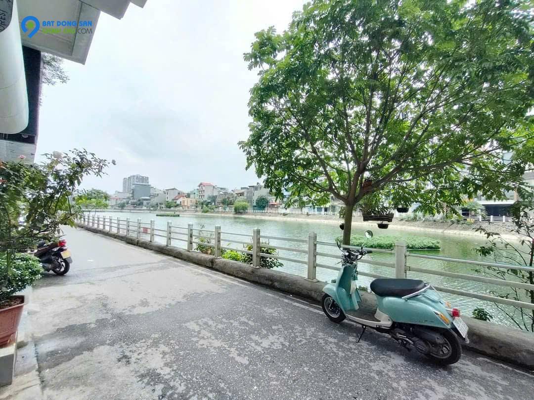 Bán nhà 3 tầng, mặt view hồ Tai Trâu, Ngọc Lâm, kinh doanh, dòng tiền