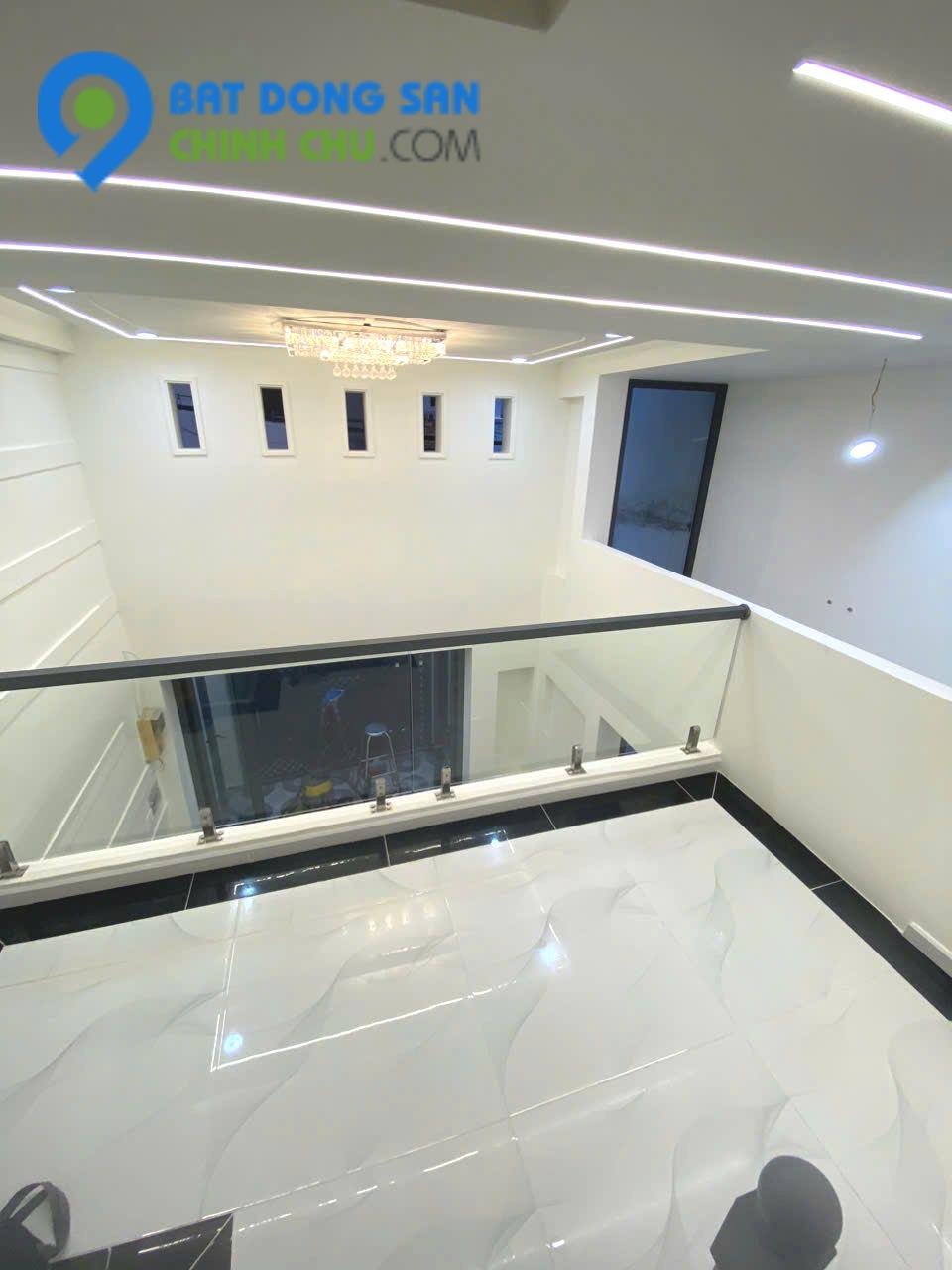 Bán nhà 4 tầng hẻm xe hơi ngay Lê Quang Định DT 42m2 Giá nhỉnh 7 tỷ