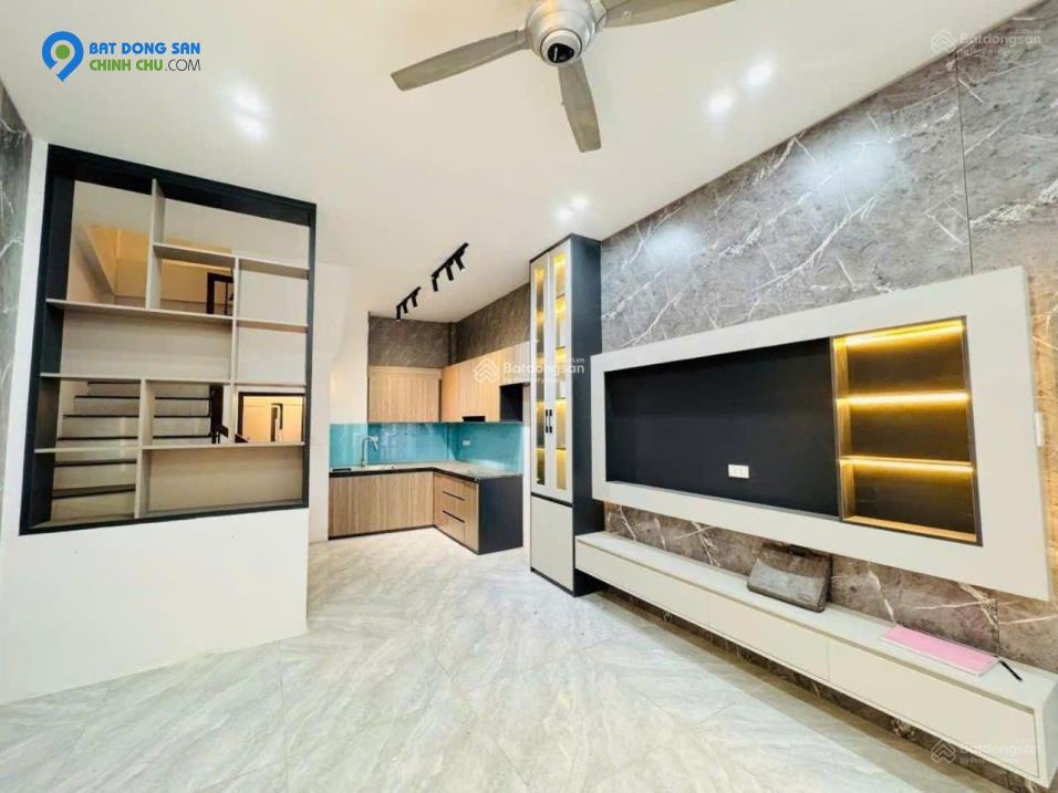 Bán nhà Đại Từ, 34m2, MT 3.7m, ngõ ô tô tránh đỗ ngày đêm, giá 6 tỷ
