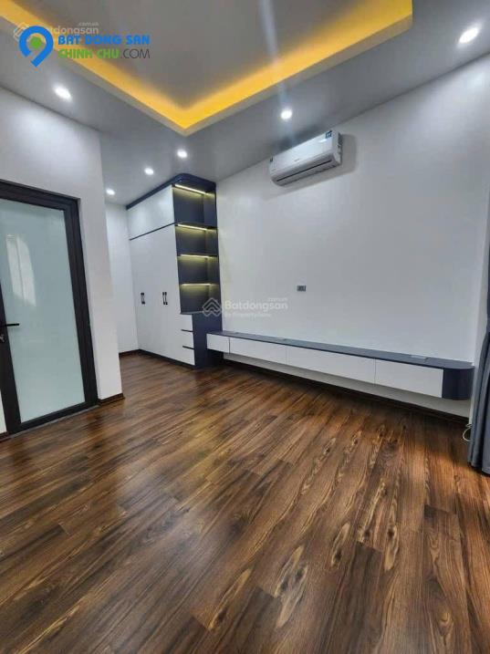 Bán nhà MP Trúc Khuê, Dt 50m2 x 6 Tầng, MT: 3.8m, Đường 15m, vỉa hè 5m, Tiện KD.