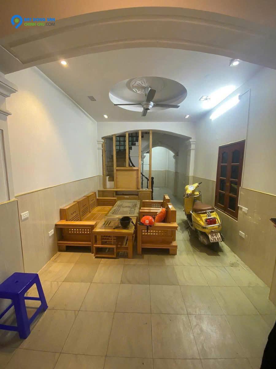 Bán nhà Xuân Thủy - 45m2 , mặt ngõ thông kinh doanh, lô góc, oto qua nhà