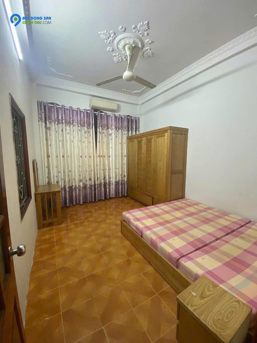 Bán nhà Xuân Thủy - 45m2 , mặt ngõ thông kinh doanh, lô góc, oto qua nhà