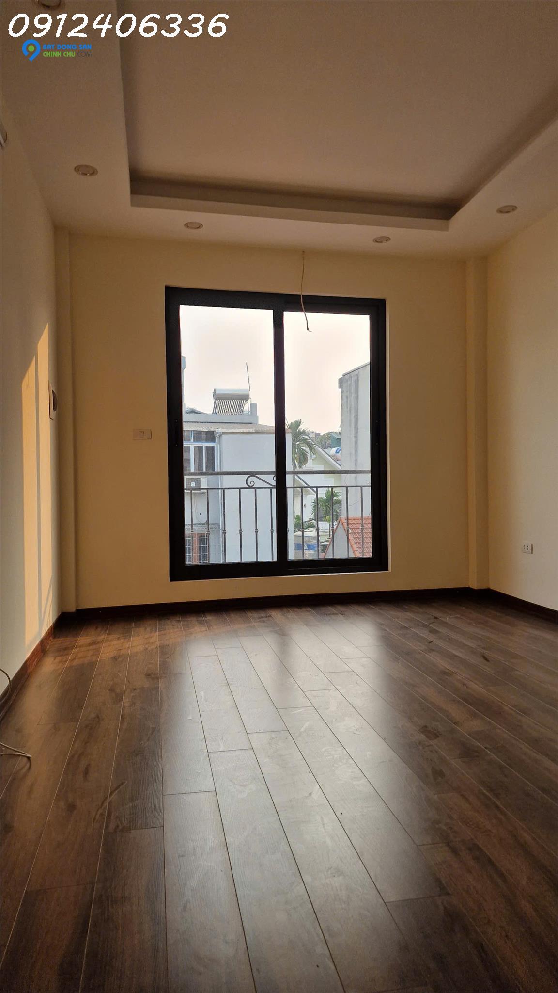 Cần bán nhà Long Biên, phố Đàm Quang Trung, 30m², mặt ngõ thông, nhà 5 tầng thoáng mát, tiện nghi tuyệt vời