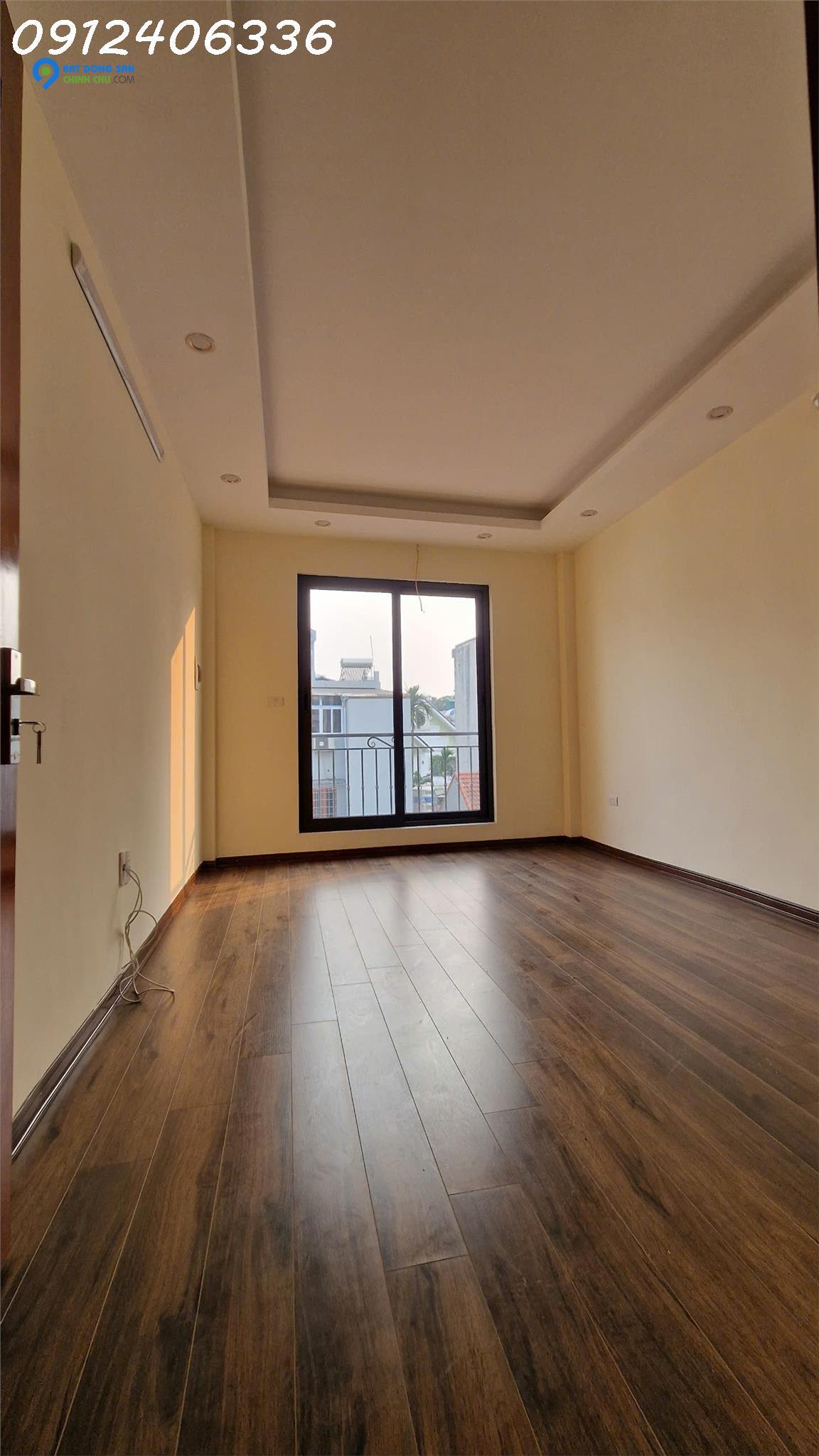 Cần bán nhà Long Biên, phố Đàm Quang Trung, 30m², mặt ngõ thông, nhà 5 tầng thoáng mát, tiện nghi tuyệt vời