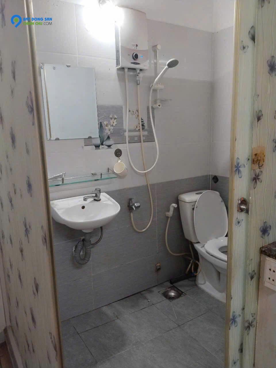 Cho thuê CHDV ngay cầu Thị Nghè,BT,25m2, ban công, Full nội thất, WCR, 5tr