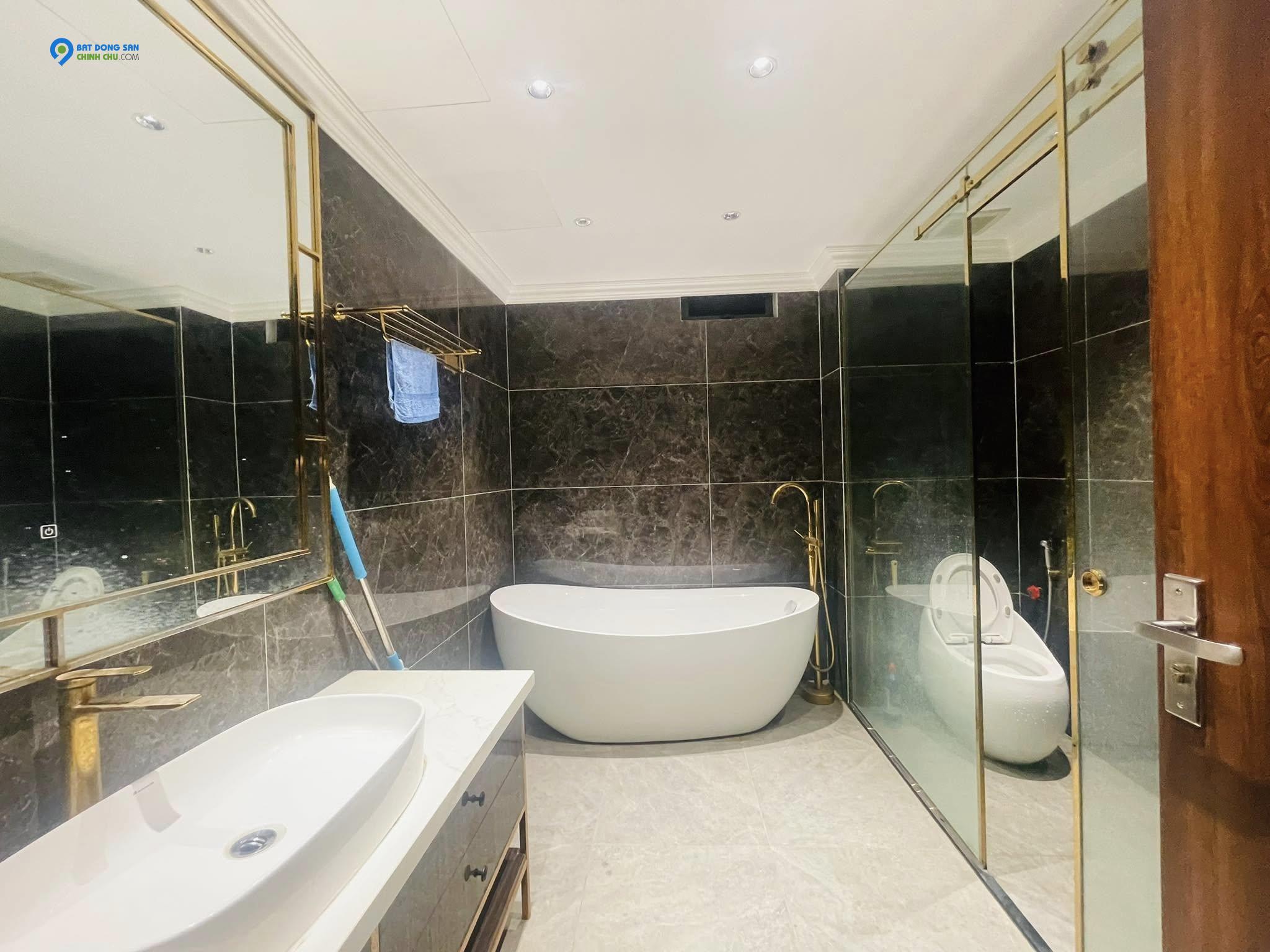 Cực ngon! Mặt phố Yên Hòa, vỉa hè, ô tô tránh, thang máy, kinh doanh ngày đêm, không quy hoạch