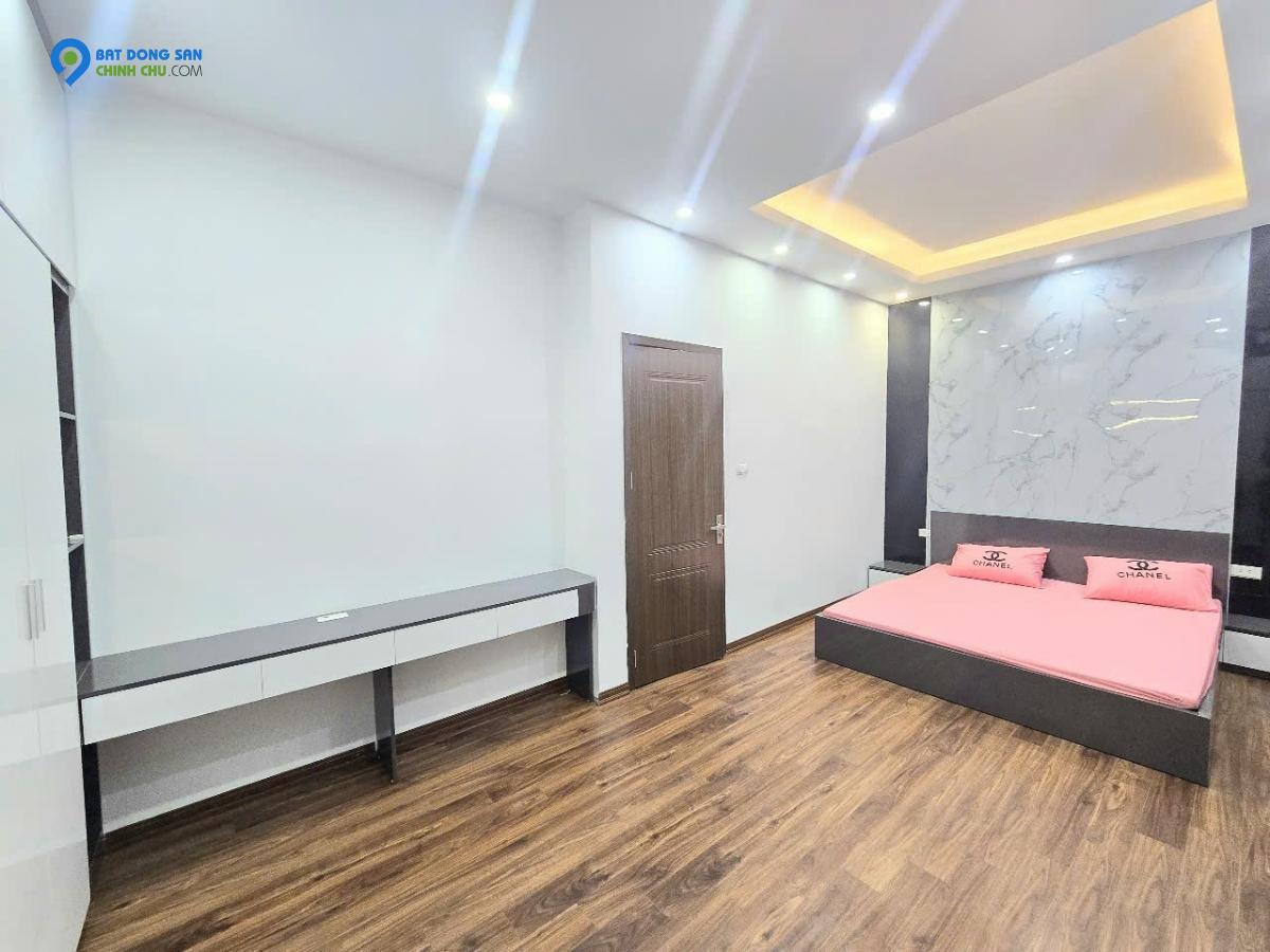 Hơn 6 Tỷ Ô Tô Đậu Cạnh Nhà - TT Hoàng Mai - Nhà Cực Đẹp Về Ở Luôn - Ngõ Thông
