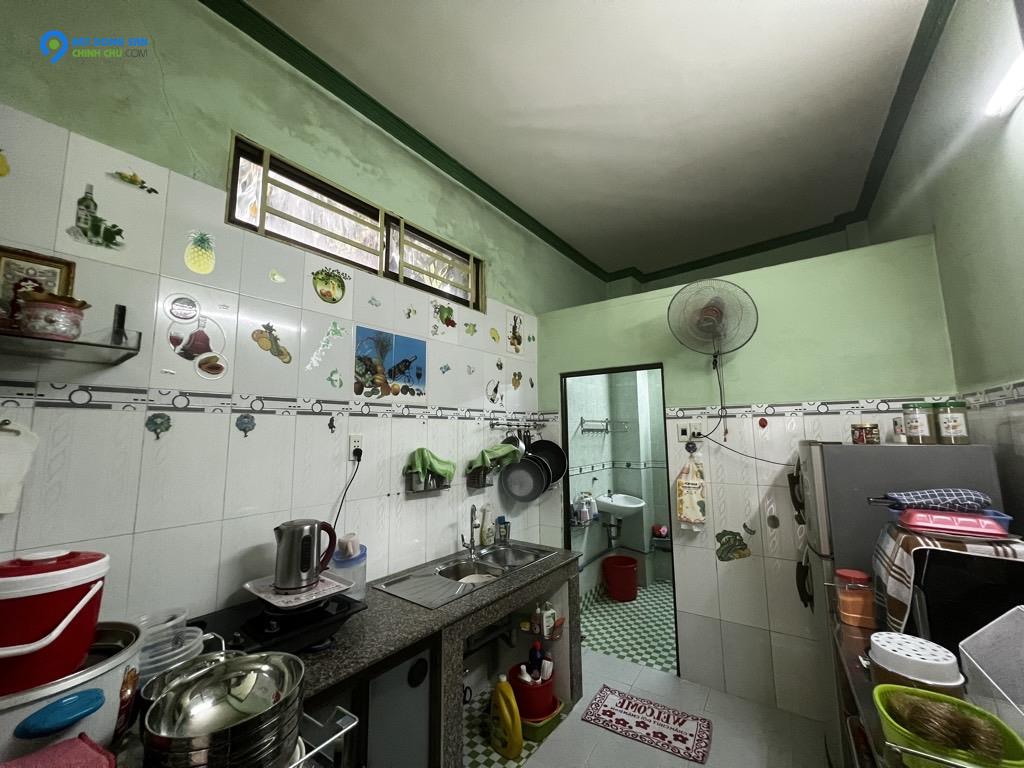 NHÀ BÁN SÁT CHỢ THỦ ĐỨC