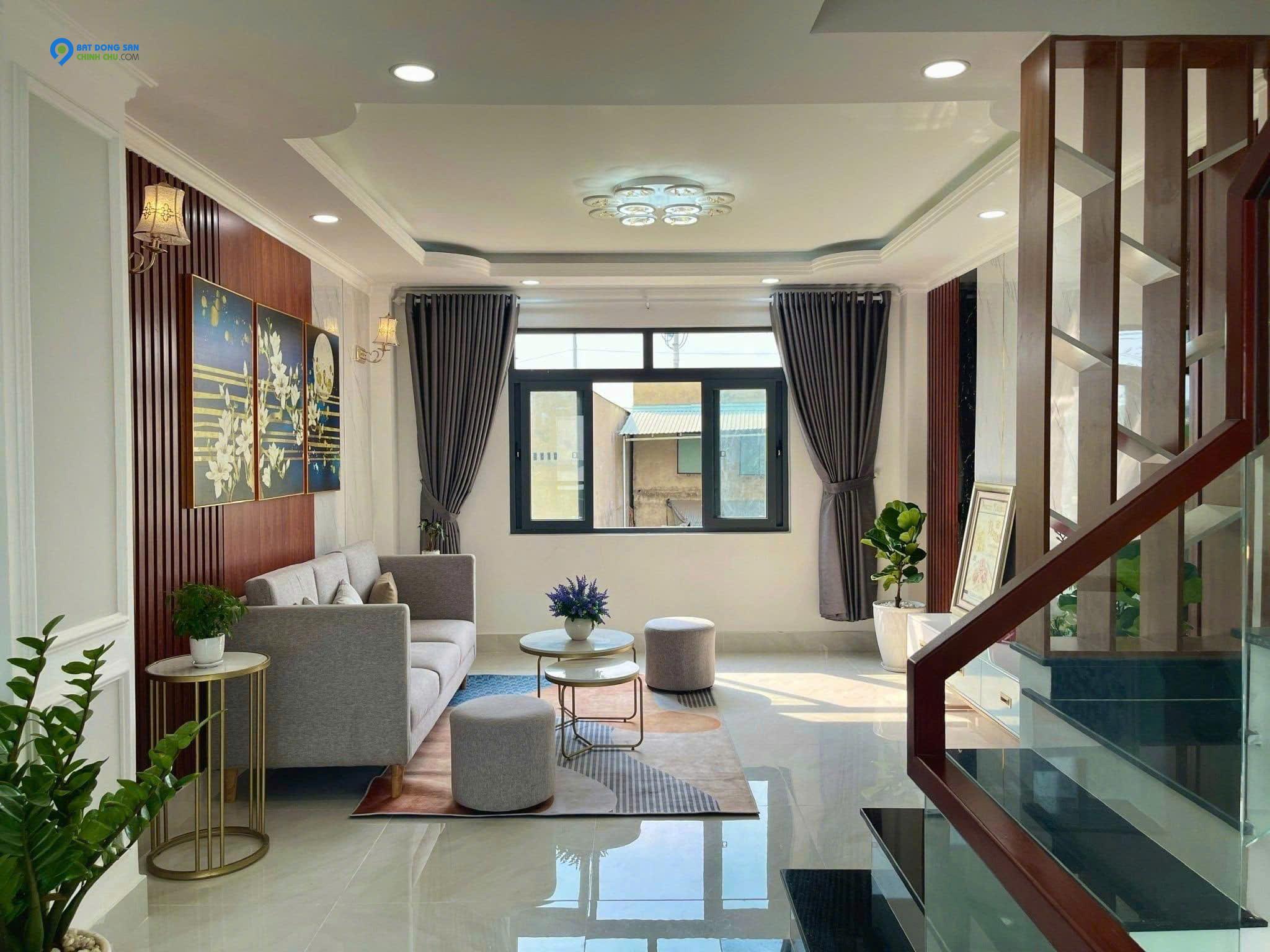 Nhà đẹp nét căng Hồng Tiến, 49,6m2 x 4 tầng, giá 8,4 tỷ.