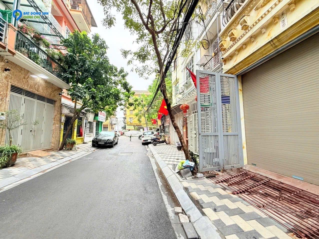 PHÂN LÔ VỈA HÈ VÕ CHÍ CÔNG - ÔTÔ TRÁNH, VÀO NHÀ - 6 TẦNG THANG MÁY - GIÁ 21 TỶ