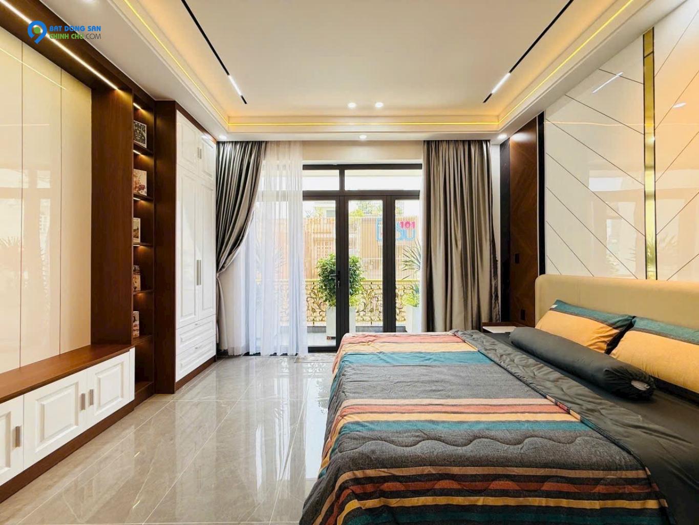 Siêu Phẩm nhà 7 Tầng có thang máy, Mặt Tiền KD Quận Gò Vấp, Full nội thất cao cấp. Diện tích SD 690m2 giá chỉ 17 tỷ 5.
