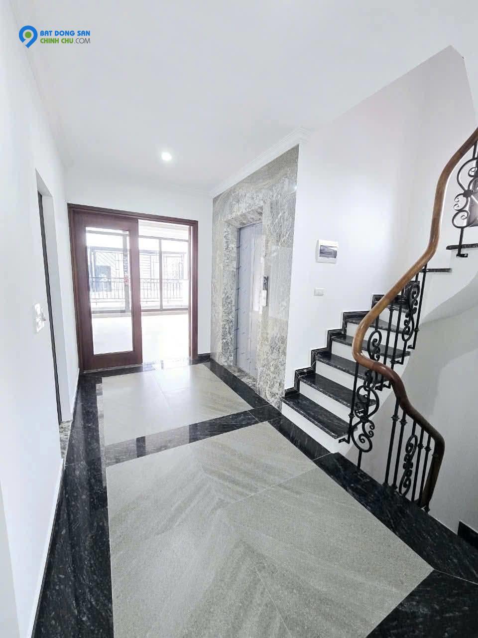 TOÀ VĂN PHÒNG KẾT HỢP NHÀ Ở ĐỈNH CAO CẦU GIẤY - GARA 2 Ô TÔ - 10M RA PHỐ - KINH DOANH - NGÕ THÔNG - PHÂN LÔ VIP - KHU HIẾM NHÀ BÁN