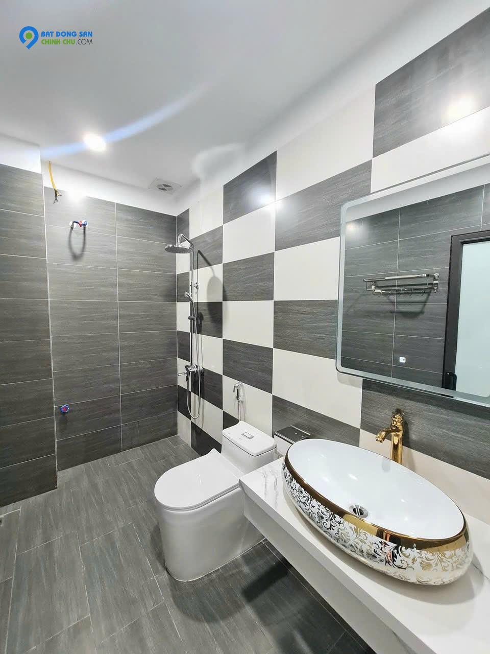 Tôi cho thuê nhà hai mặt tiền,mới,vỉa hè, 102m2- 5T, Thành Công_29 Tr