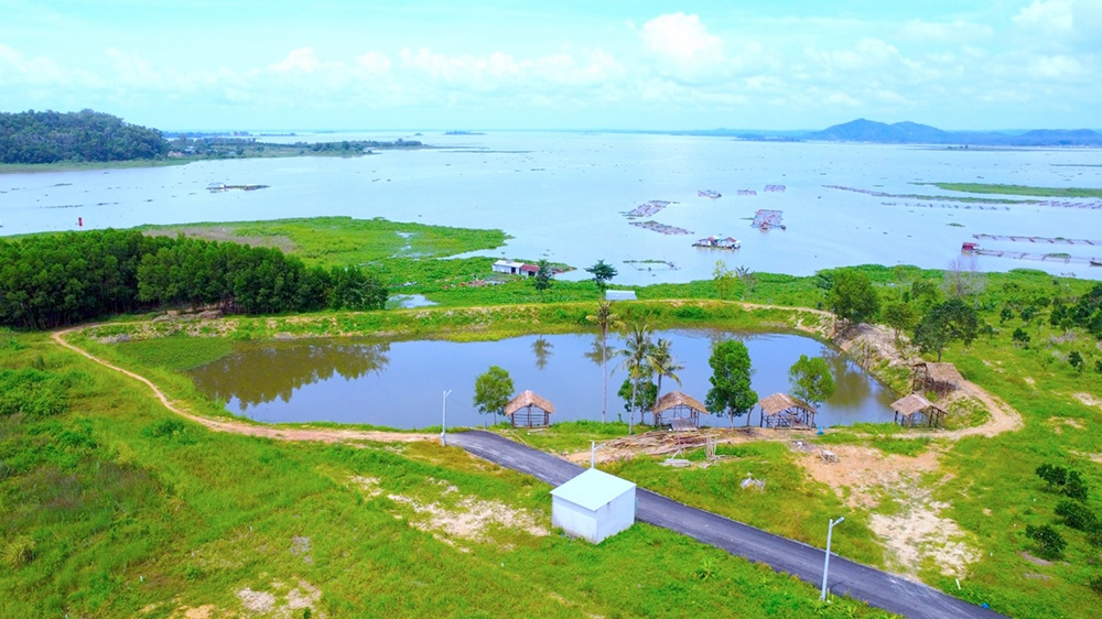 Đất vườn La Ngà, cách Quốc lộ 900m, mặt tiền đường 42m, sổ đỏ, giá rẻ ưu đãi đầu tư 