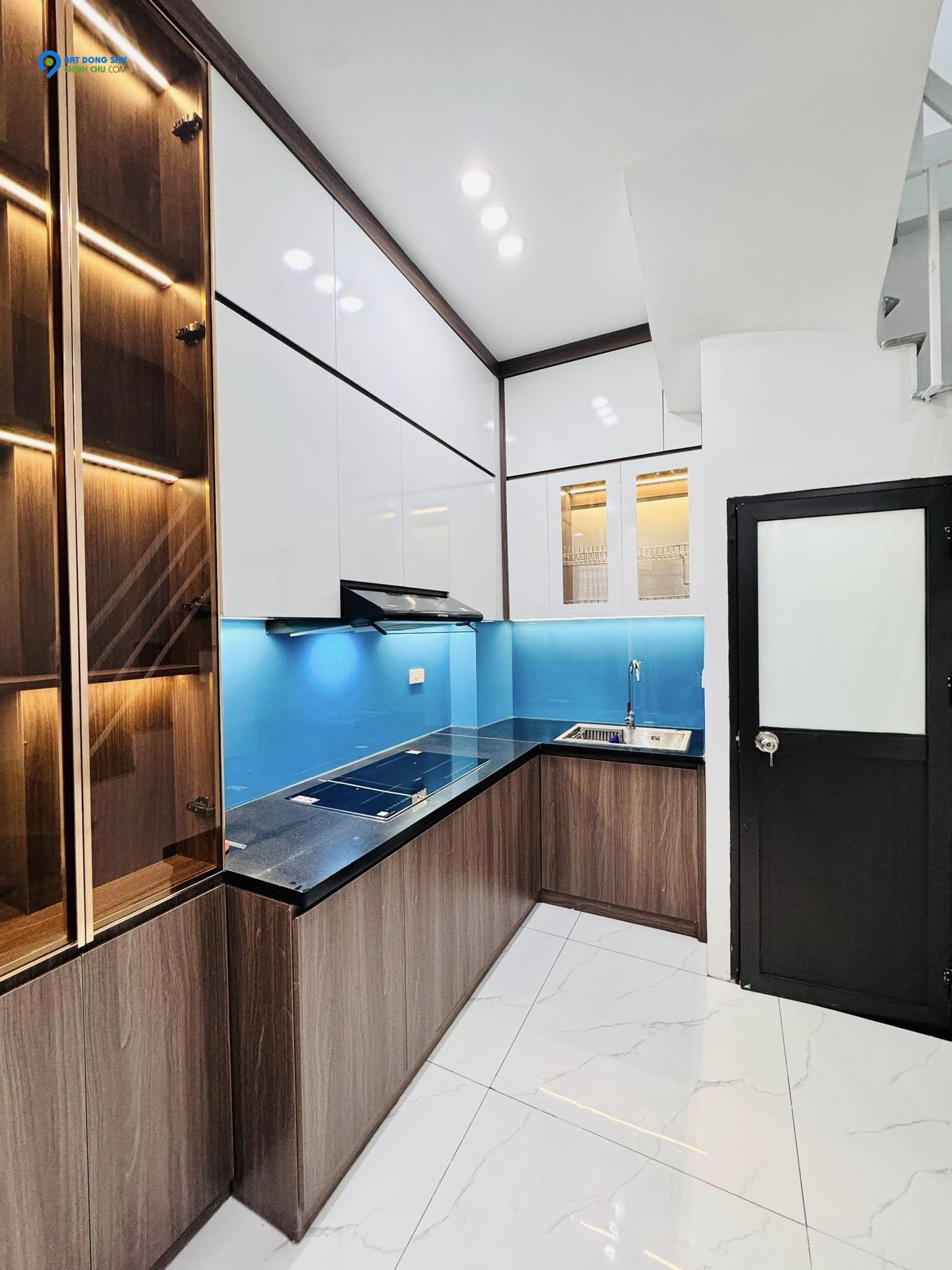 BÁN NHÀ NGUYỄN CHÍ THANH ĐỐNG ĐA MẶT TIỀN 4M DIỆN TÍCH 30 M2 GIÁ 6 TỶ