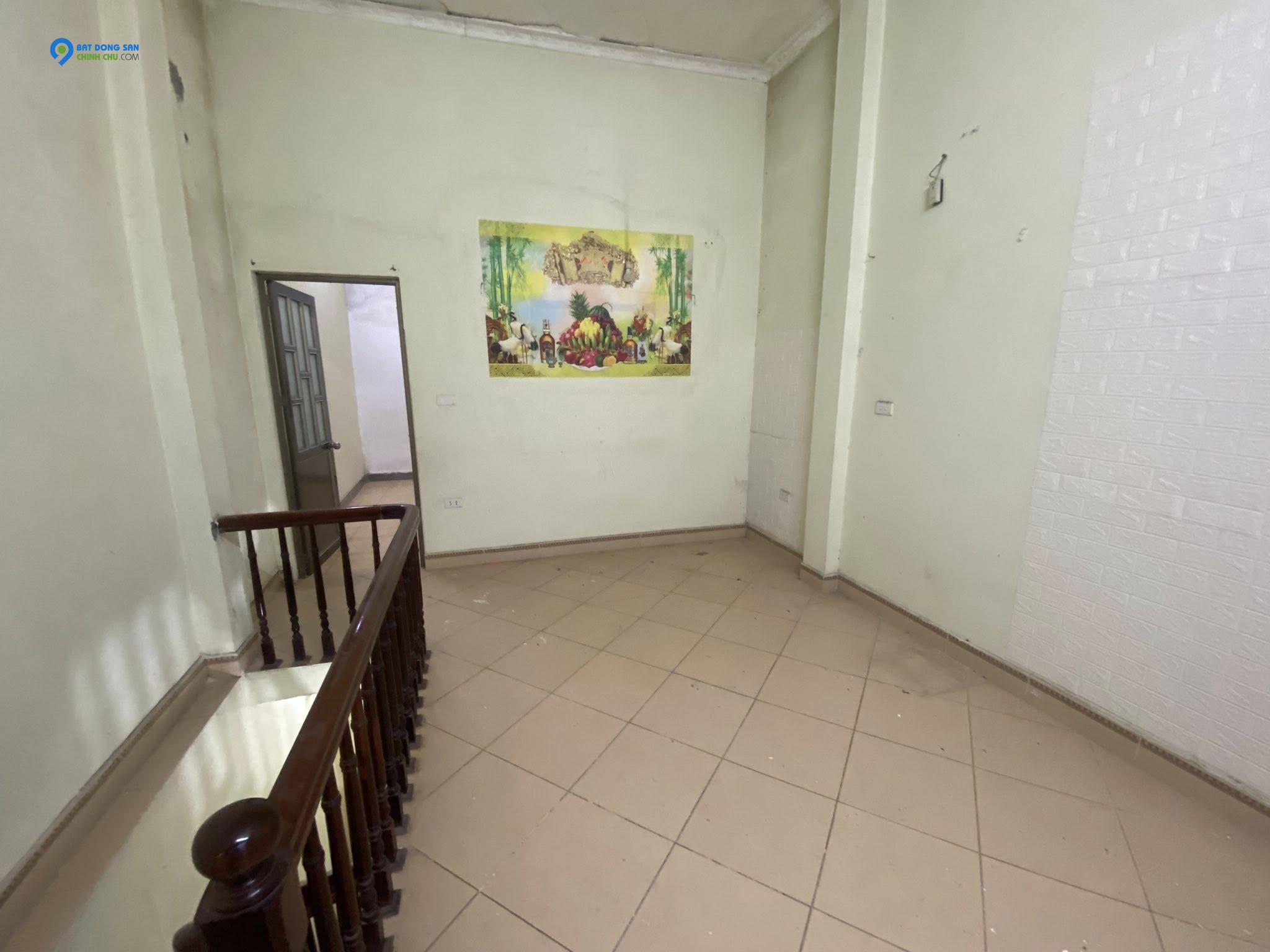 Bán nhà riêng Yên Nghĩa, 130 triệu/m2, 38,5m2, 2PN + 2WC, sát chợ , sát kdt 
