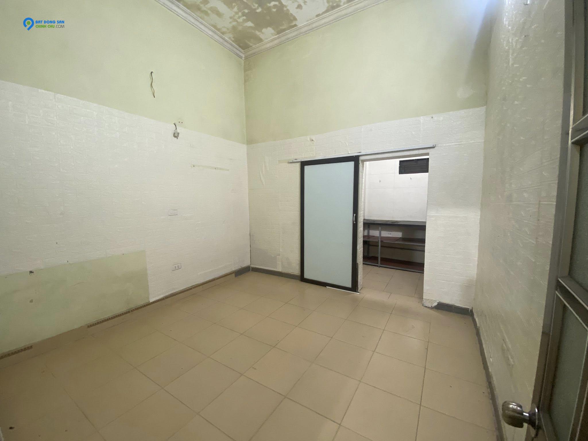 Bán nhà riêng Yên Nghĩa, 130 triệu/m2, 38,5m2, 2PN + 2WC, sát chợ , sát kdt 