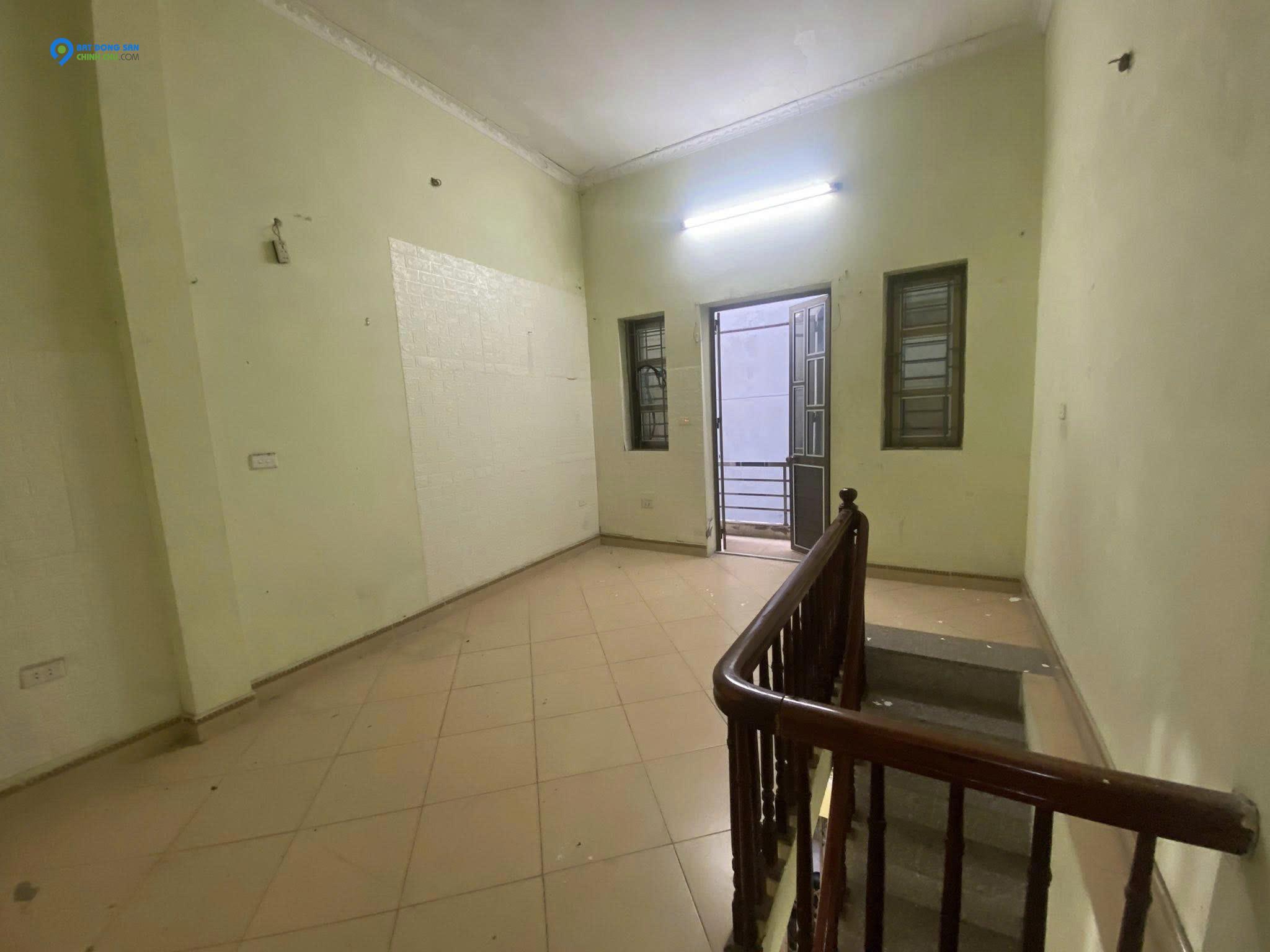 Bán nhà riêng Yên Nghĩa, 130 triệu/m2, 38,5m2, 2PN + 2WC, sát chợ , sát kdt 