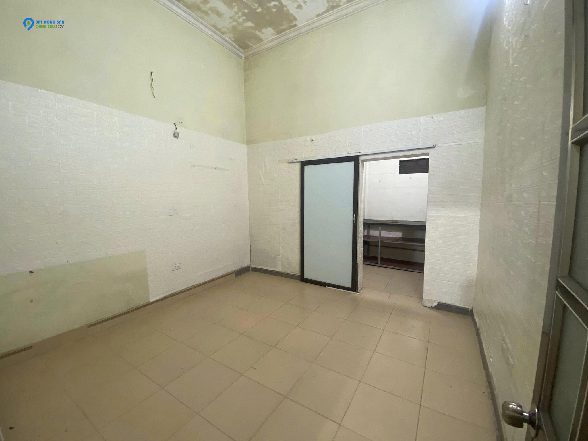 Bán nhà riêng Yên Nghĩa, 130 triệu/m2, 38,5m2, 2PN + 2WC, sát chợ , sát kdt 