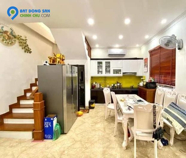 3.7 tỷ có nhà Mỹ Đình 3 mặt sáng thoáng 4 tầng 51m2.