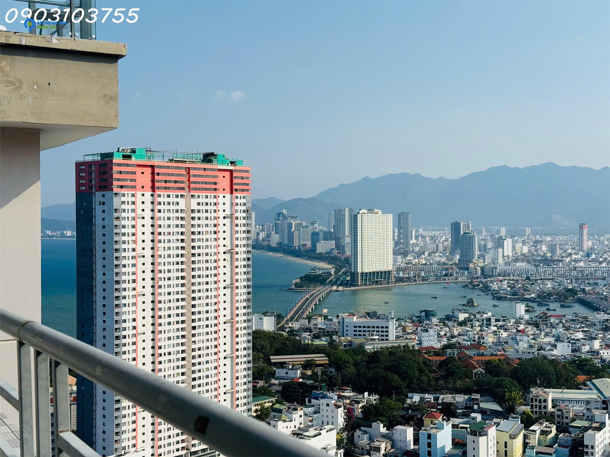 (4032 2A) Cần chuyển nhượng gấp căn Penthouse xịn xò