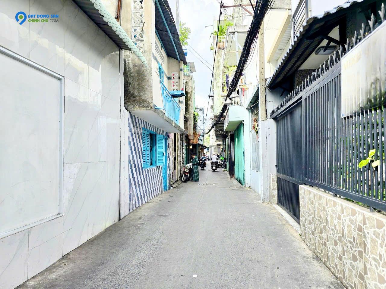 5 Tỷ nhỉnh- Hoàng Diệu Quận 4- nhà mới 100% ngang hơn 4m- 3 tầng 3 phòng đủ nội thất. VŨ 0933910039