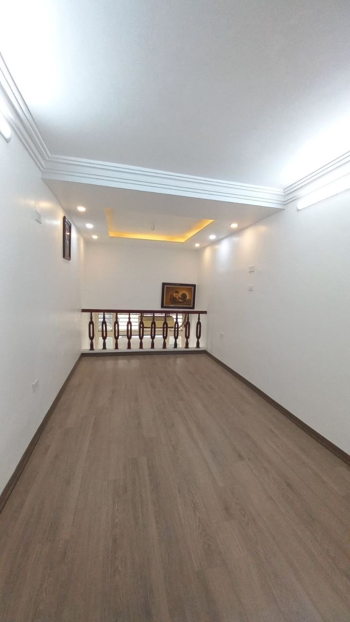 BÁN GẤP nhà Thái Hà 30m2, 2.5 tỷ