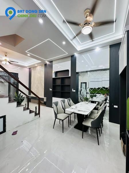 BÁN NHÀ   NGUYỄN KHUYẾN  70 m - 5 Tầng  Chỉ nhỉnh 18 Tỷ -  E. Khoa 0904266501