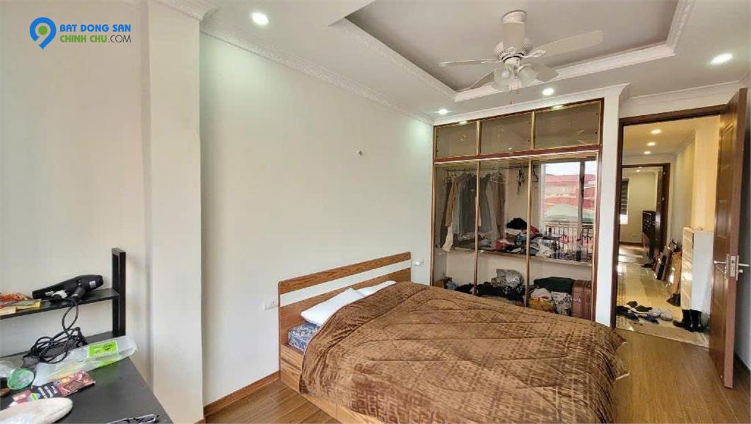 BÁN NHÀ 5 TẦNG, 4 PHÒNG NGỦ - PHƯƠNG MAI, ĐỐNG ĐA - 8.8 TỶ - VỊ TRÍ VÀNG