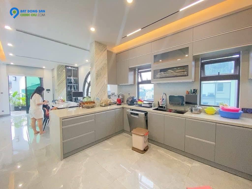 BÁN NHÀ BIỆT THỰ SÂN VƯỜN PHỐ ĐỐC NGỮ, BA ĐÌNH - ĐẲNG CẤP THƯỢNG LƯU, 3 THOÁNG 141M2, MT 8.2M, 40TỶ