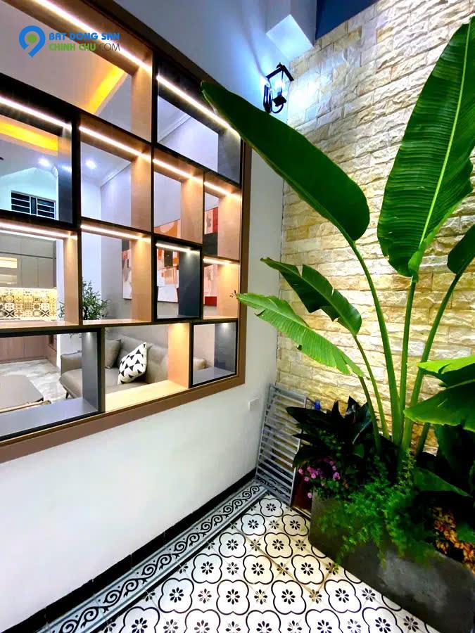 BÁN NHÀ HỒ ĐẦM TRÒN, BA ĐÌNH, 40M2 7 TẦNG MT 4M GIÁ 8.3TỶ- NGÕ THÔNG-GẦN HỒ SÁT PHỐ - GẦN LĂNG BÁC.