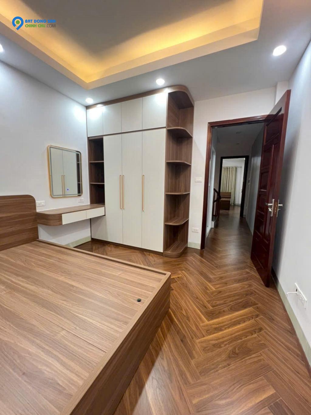 BÁN NHÀ KIM GIANG-Ô TÔ ĐỖ CỬA-NHÀ ĐẸP 33M-5 TẦNG GIÁ 5,45 TỶ