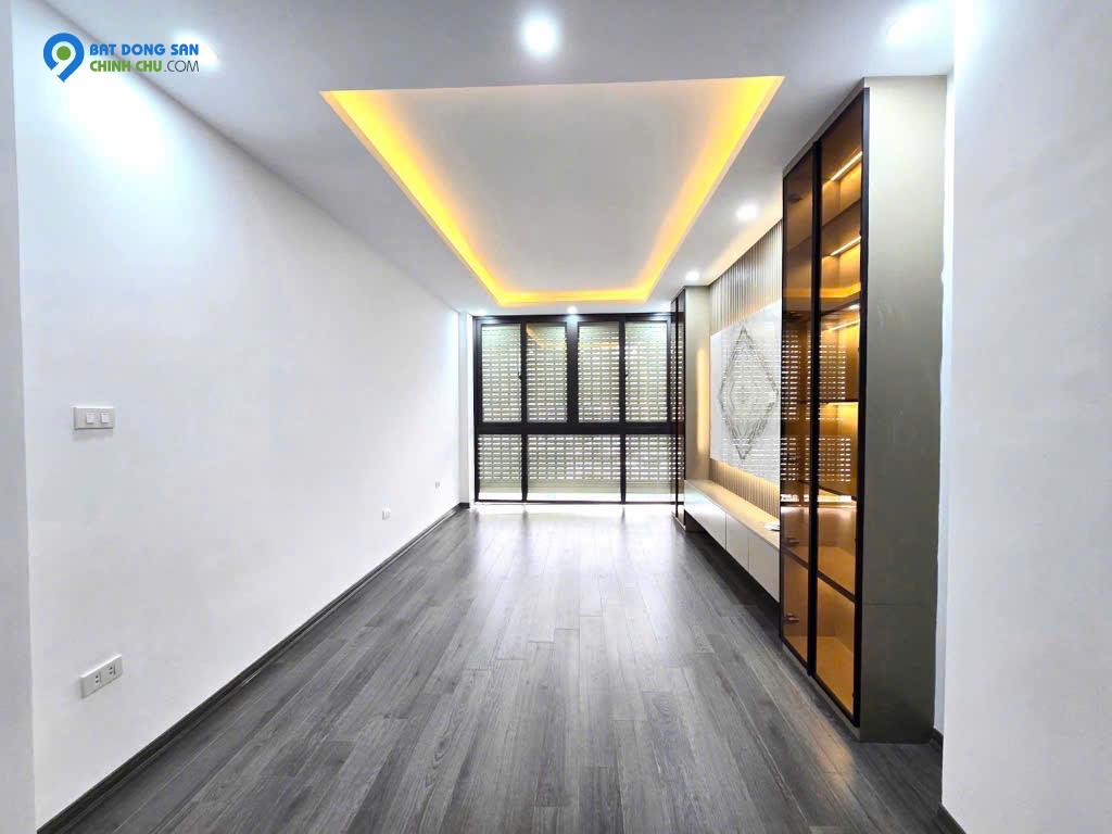 BÁN NHÀ LẠC LONG QUÂN  -  6 TẦNG THANG MÁY  -  BÃI XE OTO SÁT NHÀ  -  20M RA PHỐ  -  GẦN HỒ TÂY  -  FULL TIỆN ÍCH