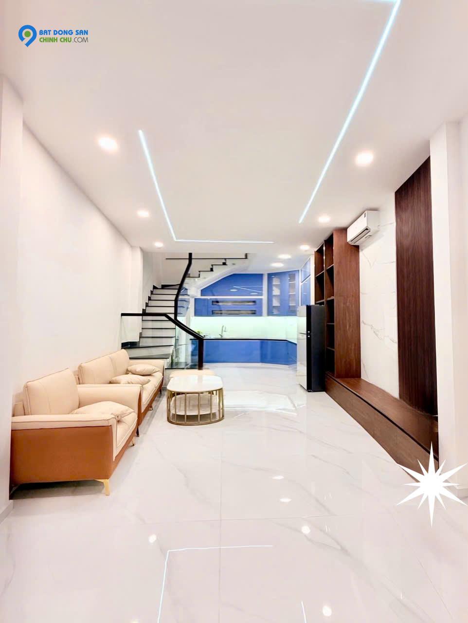 BÁN NHÀ PHÚ NHUẬN- MẶT TIỀN NGUYỄN TRỌNG TUYỂN- 4 TẦNG 3 PHÒNG NGỦ NỘI THẤT NGHỈ DƯỠNG: Nhỉnh 7 Tỷ