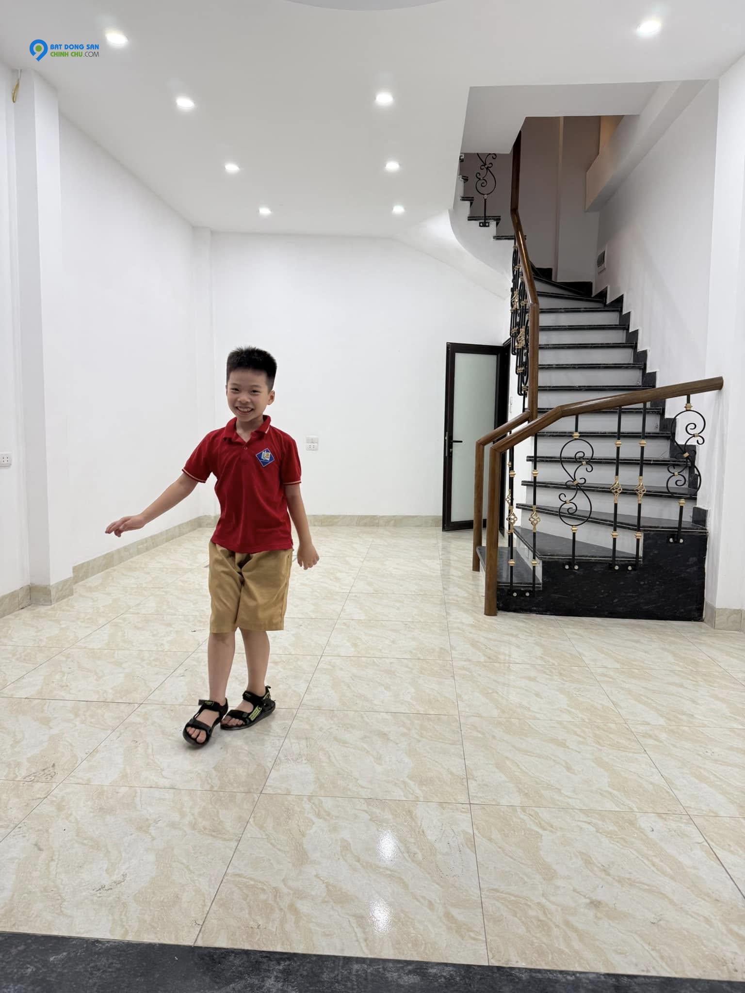 BÁN NHÀ QUAN NHÂN 35M 6T MT4,3 THANG MÁY GIÁ NHỈNH 9TY CÒN THƯƠNG LƯỢNG !5M RA Ô TÔ