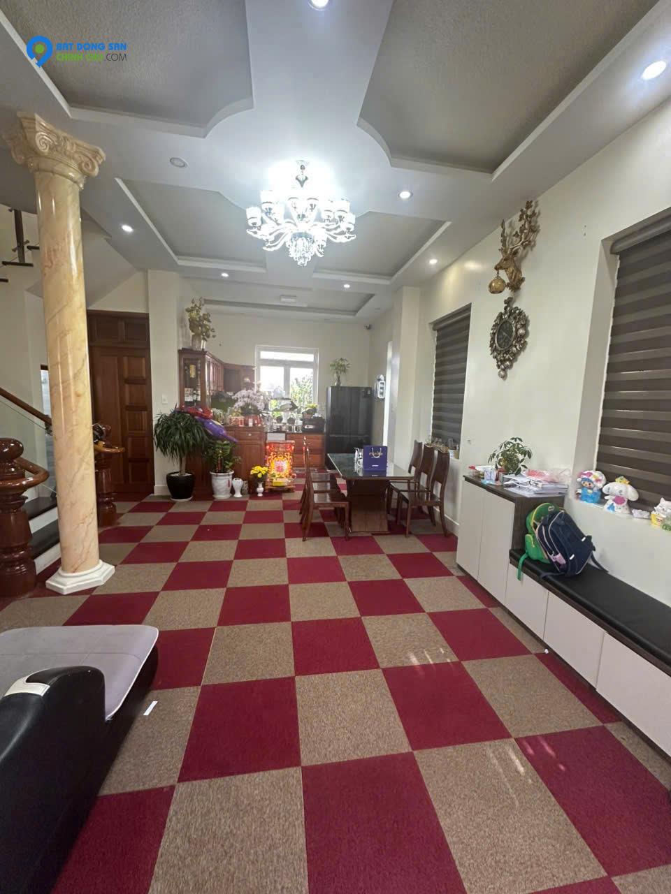 BÁN VILLA 7 PHÒNG NGỦ MAI ANH ĐÀO PHƯỜNG 8  ĐÀ LẠT GIÁ 13 TỶ