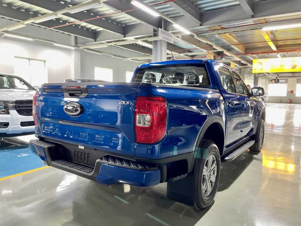 BÁN XE FORD RANGER Hoàng Hữu Nam, Phường Tân Phú, Tp.Thủ Đức, Tp. HCM.