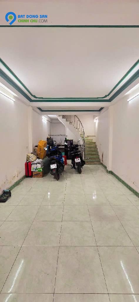 BÌNH TÂN - GIÁP TÂN PHÚ - HẺM XE HƠI THÔNG TỨ TUNG - MỘT BƯỚC RA MẶT TIỀN LÊ TRỌNG TẤN - NHÀ ĐẸP 2 TẦNG BTCT - CHỈ 3.x TỶ!!!