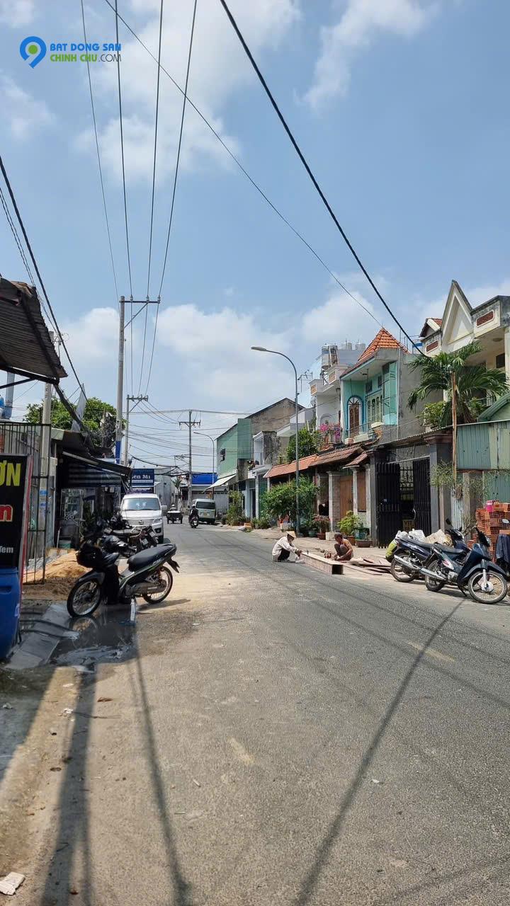 Bán Cặp (10.5 x 26) giá 14,8 tỷ Nhà Mặt Tiền Đường Nguyễn Thị Thơi, Quận 12