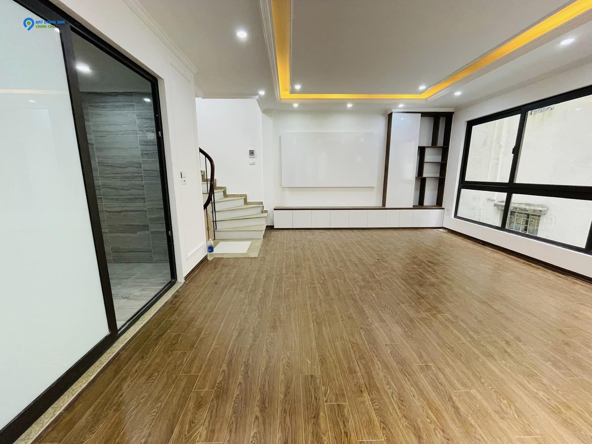 Bán Nhà Bát Khối, Long Biên * 50 M2 * 5T * 3 tỷ 5 * 4 Ngủ, Nhà Gần Phố, Công Năng Hoàn Hảo