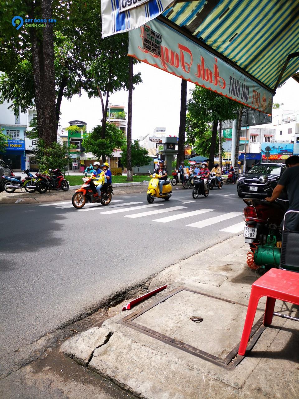 Bán Nhà Cấp 4, Nhà Nát 4 x 17 Hẻm Xe Tải 10 Mét Khu An Ninh Gần Công Viên Gia Định