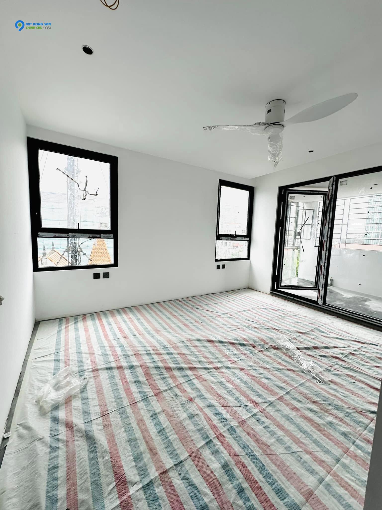Bán Nhà Mặt Phố Quận Tây Hồ , 200m2 , 6 Tầng , Mặt tiền 8,5m , Gía chỉ 200 Tỷ