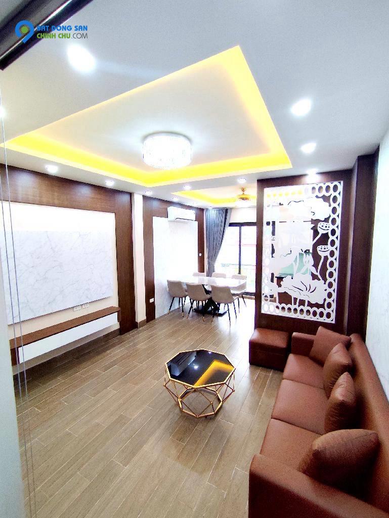 Bán Nhà Phân Lô Ô Tô Vào Nhà - Phố Giải Phóng, 8 Tầng Thang Máy, MT 7.8m, DT 67m² - View Thoáng, Giao Thông Thuận Tiện!