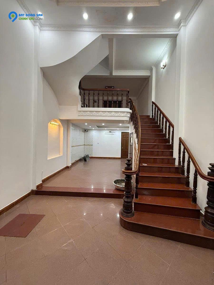 Bán Nhà Phố Vương Thừa Vũ 48m x 5 Tầng - Phân Lô - Cách Phố 10m - Giá 15,2 Tỷ