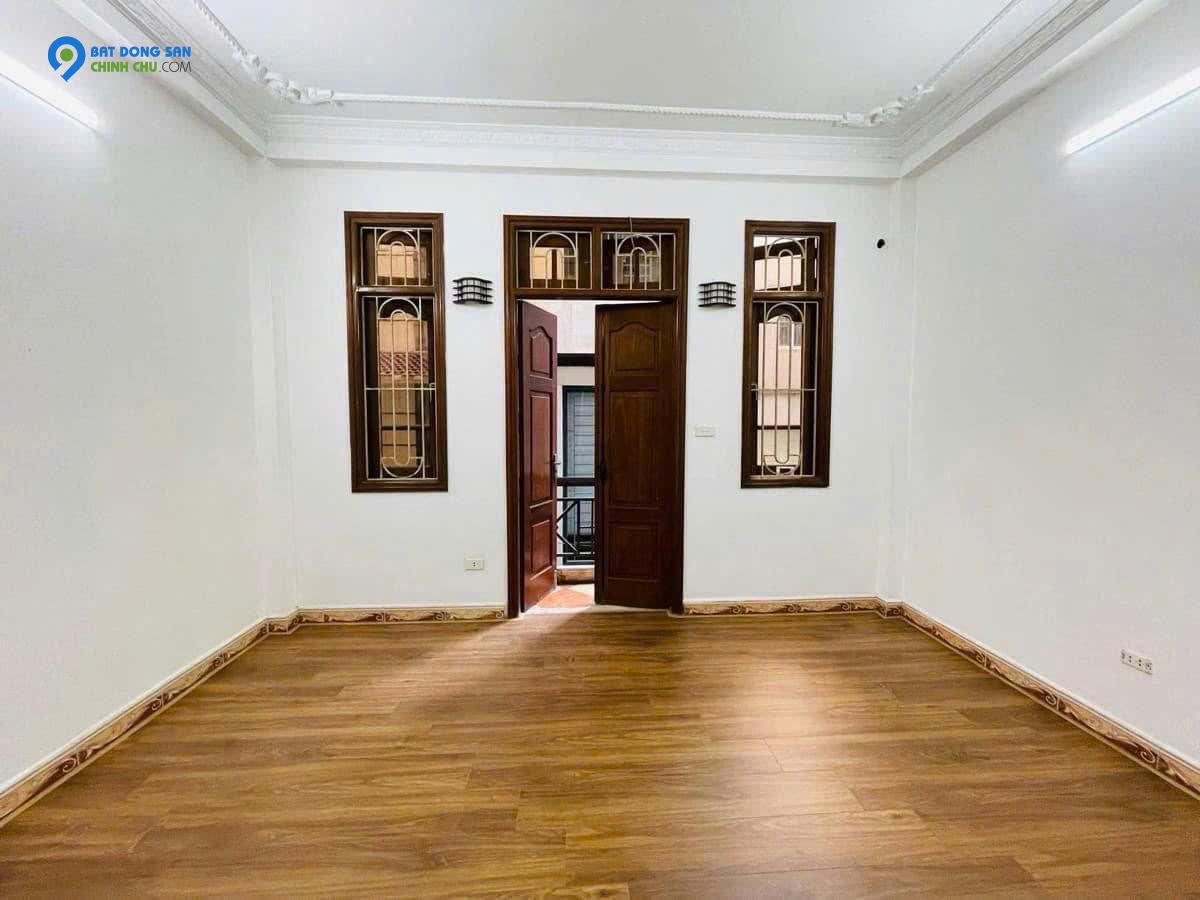 Bán Nhà Phố Vương Thừa Vũ 48m x 5 Tầng - Phân Lô - Cách Phố 10m - Giá 15,2 Tỷ