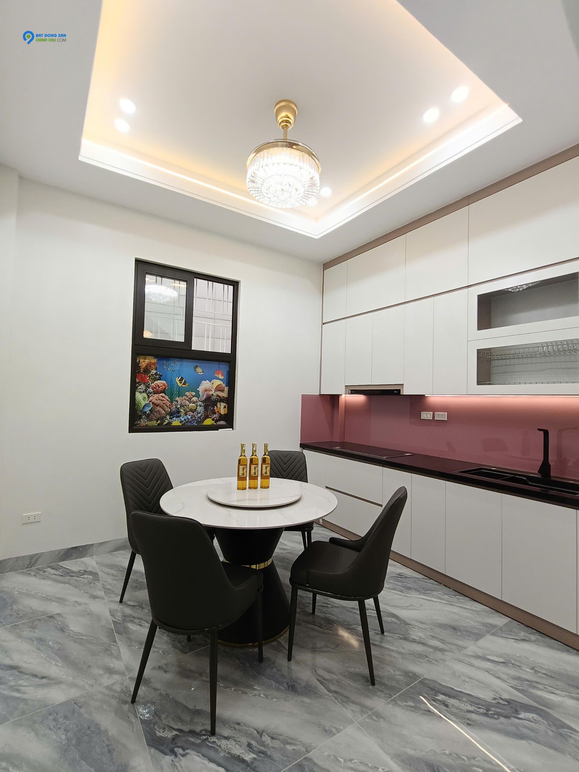 Bán Nhà Riêng, Phố Chùa Láng - DT 45m2 x MT 3.6m x 5 Tầng, Nở Hậu, Nhà Mới Full Nội Thất, An Ninh Đỉnh, Nhiều Tiện Ích