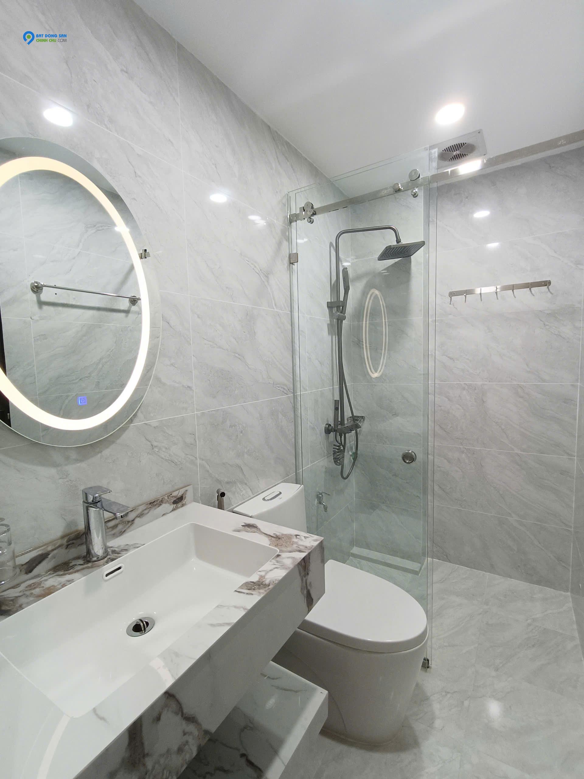 Bán Nhà Riêng, Phố Chùa Láng - DT 45m2 x MT 3.6m x 5 Tầng, Nở Hậu, Nhà Mới Full Nội Thất, An Ninh Đỉnh, Nhiều Tiện Ích